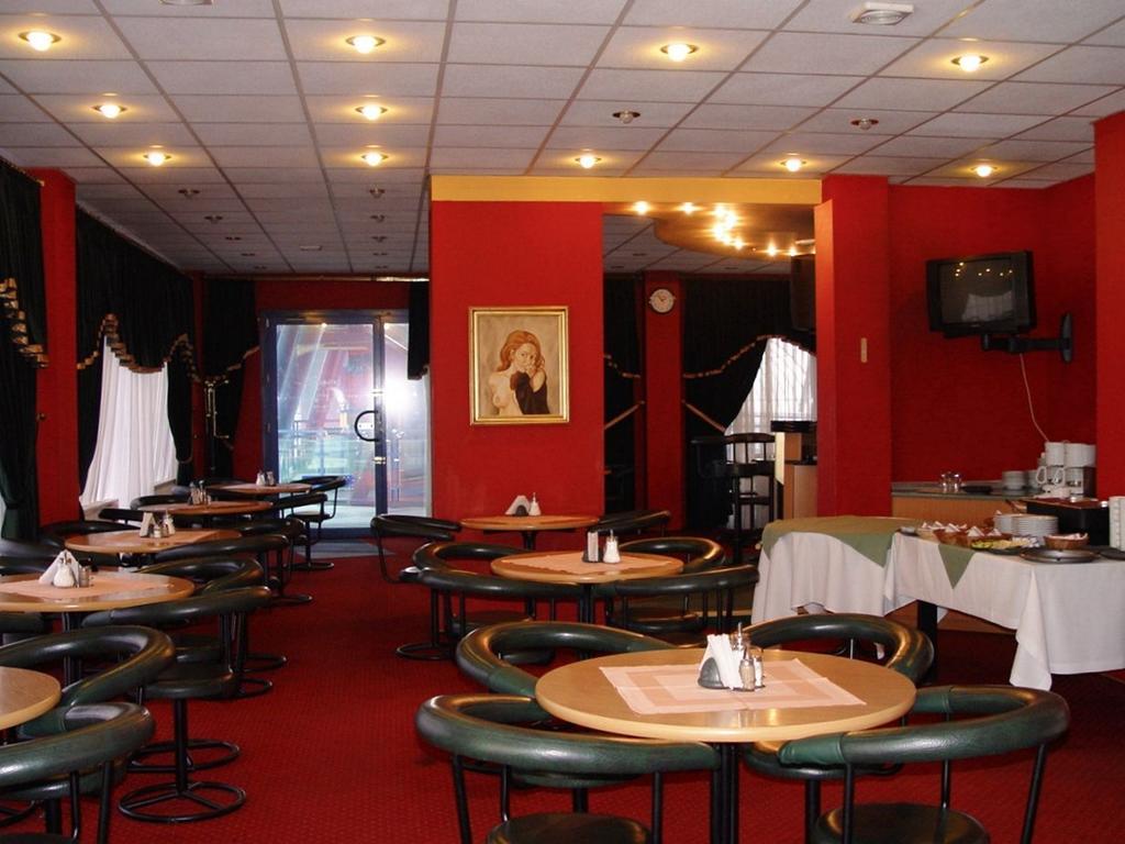 Hotel 222 Poznań Buitenkant foto
