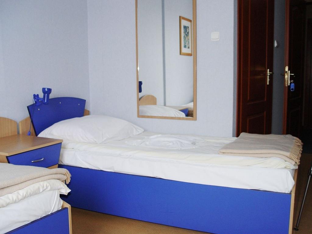 Hotel 222 Poznań Buitenkant foto